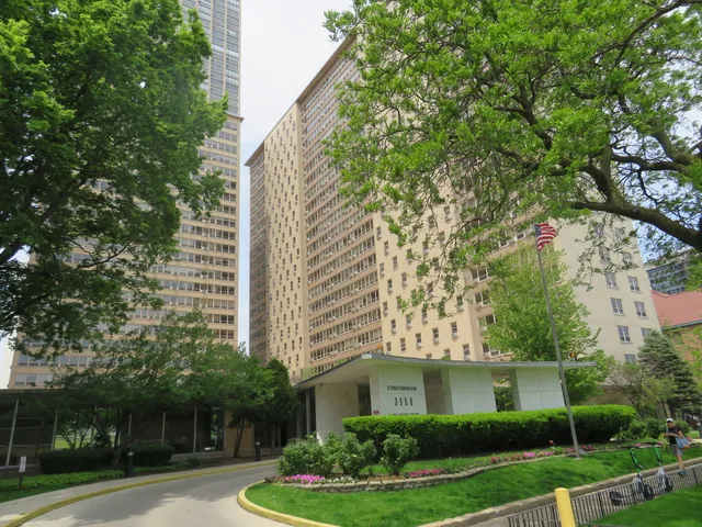 $131,130 | 3950 North Lake Shore Drive, Unit 1207B, Chicago, IL 60613
