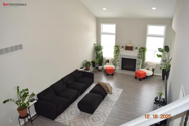 $3,000 | 30295 Berghway Trail, Warren, MI 48092