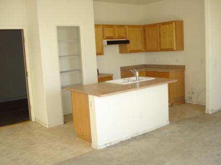 1404 East Bloch Road Phoenix, AZ 85040 - Photo 5 of 9 Kitchen