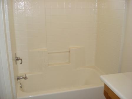 1404 East Bloch Road Phoenix, AZ 85040 - Photo 9 of 9 Bathroom
