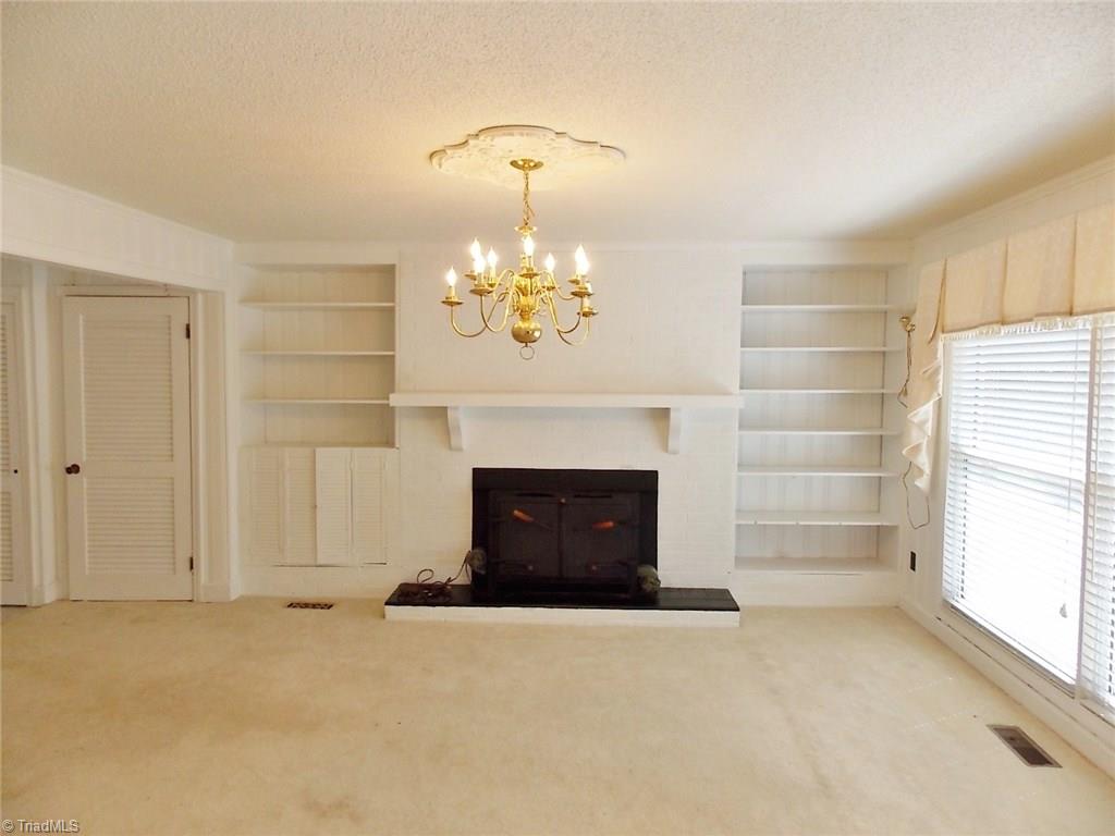 274 Turner Mountain Road Mount Airy, NC 27030 - Photo 3 of 16 Living Room