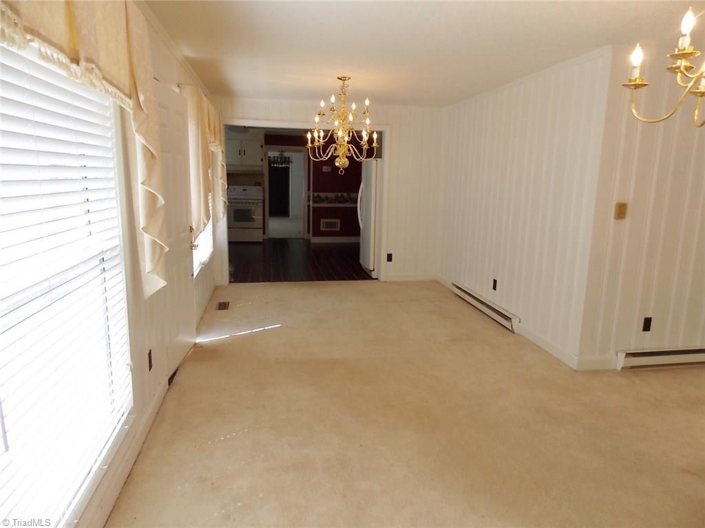 274 Turner Mountain Road Mount Airy, NC 27030 - Photo 4 of 16 Living Room/Dining Room