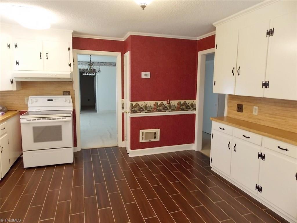 274 Turner Mountain Road Mount Airy, NC 27030 - Photo 6 of 16 Kitchen All Appliances Stay