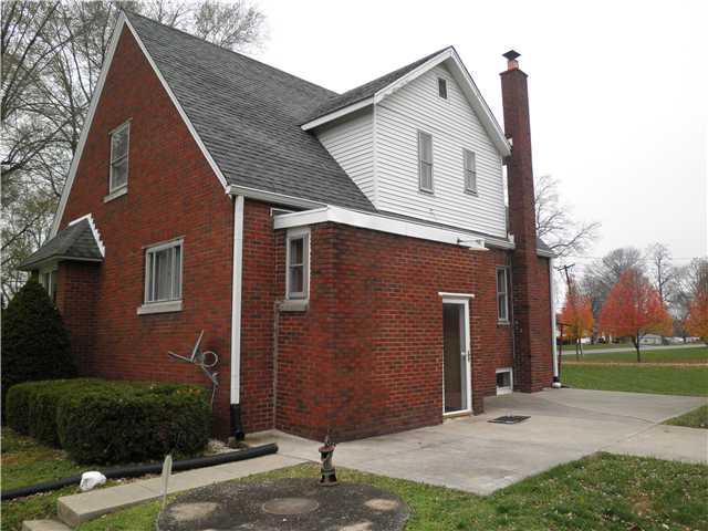3715 Bluff Road Indianapolis, IN 46217 - Photo 3 of 17 Gallery Image 3