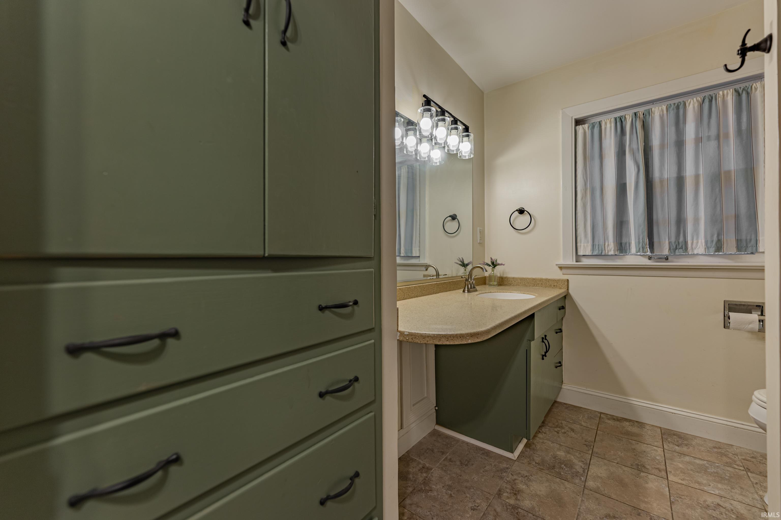 3008 North Red Bank Road Evansville, IN 47720 - Photo 11 of 35