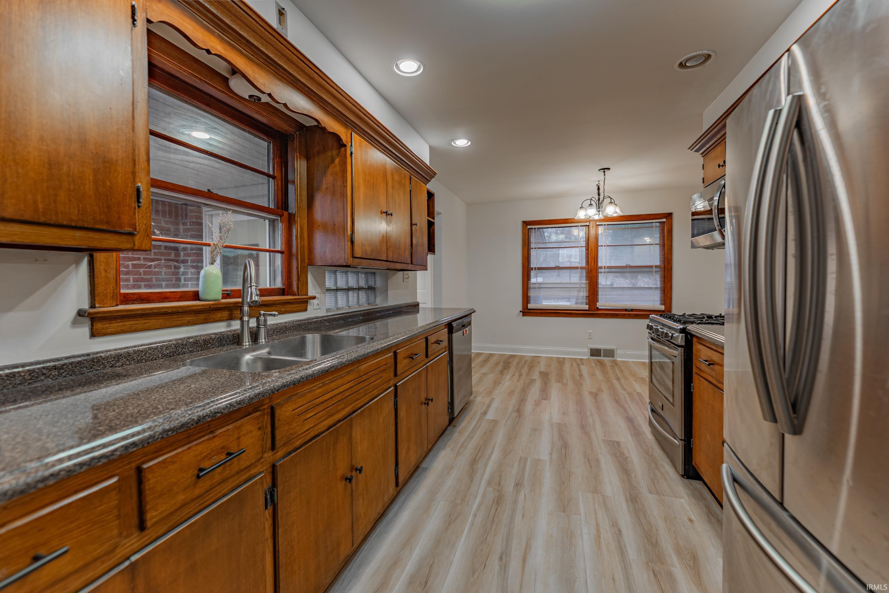 3008 North Red Bank Road Evansville, IN 47720 - Photo 8 of 35