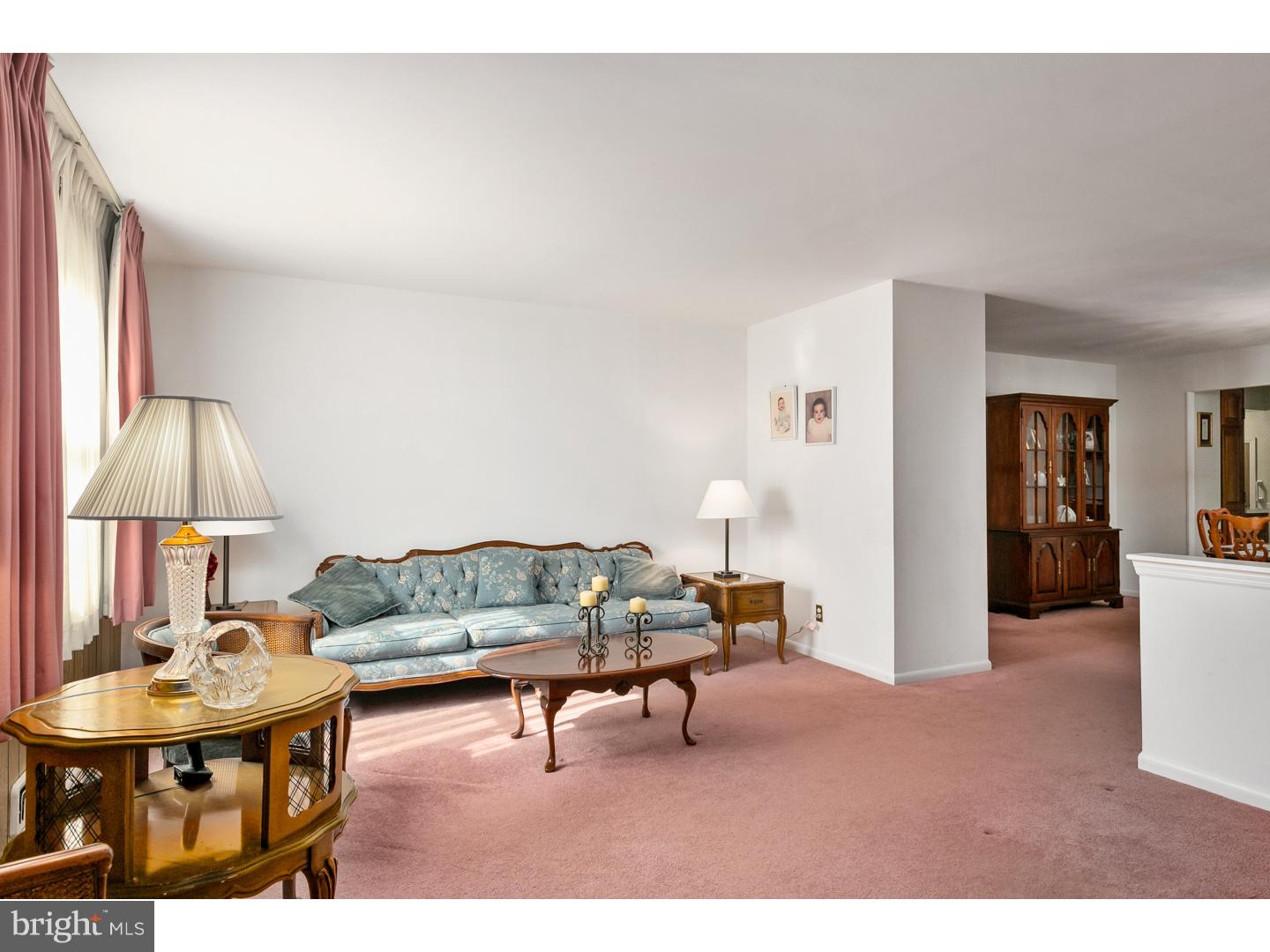 112 Antietam Road Cherry Hill, NJ 08034 - Photo 2 of 19 Living Room