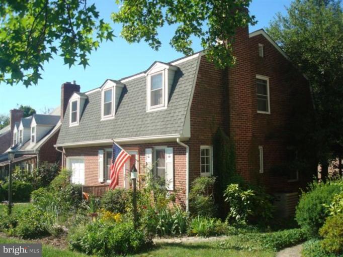 33 Tanglewood Road Catonsville, MD 21228 - Photo 1 of 19 Exterior (Main)