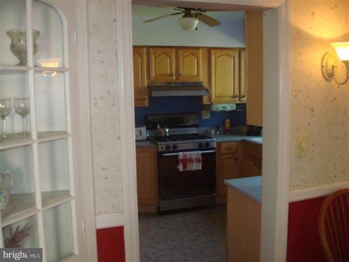 33 Tanglewood Road Catonsville, MD 21228 - Photo 11 of 19 Kitchen #2