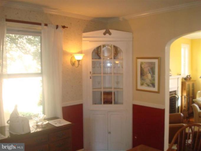 33 Tanglewood Road Catonsville, MD 21228 - Photo 8 of 19 Dining Area
