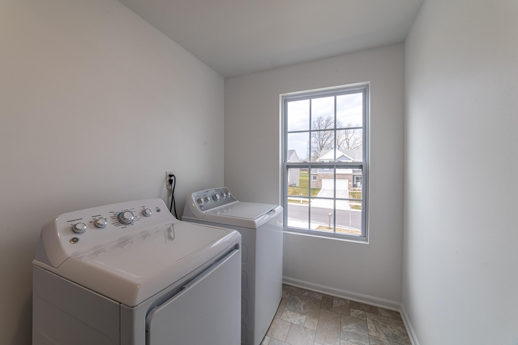 13131 Rutledge Place Crown Point, IN 46307 - Photo 23 of 25 a utility room with dryer and washer