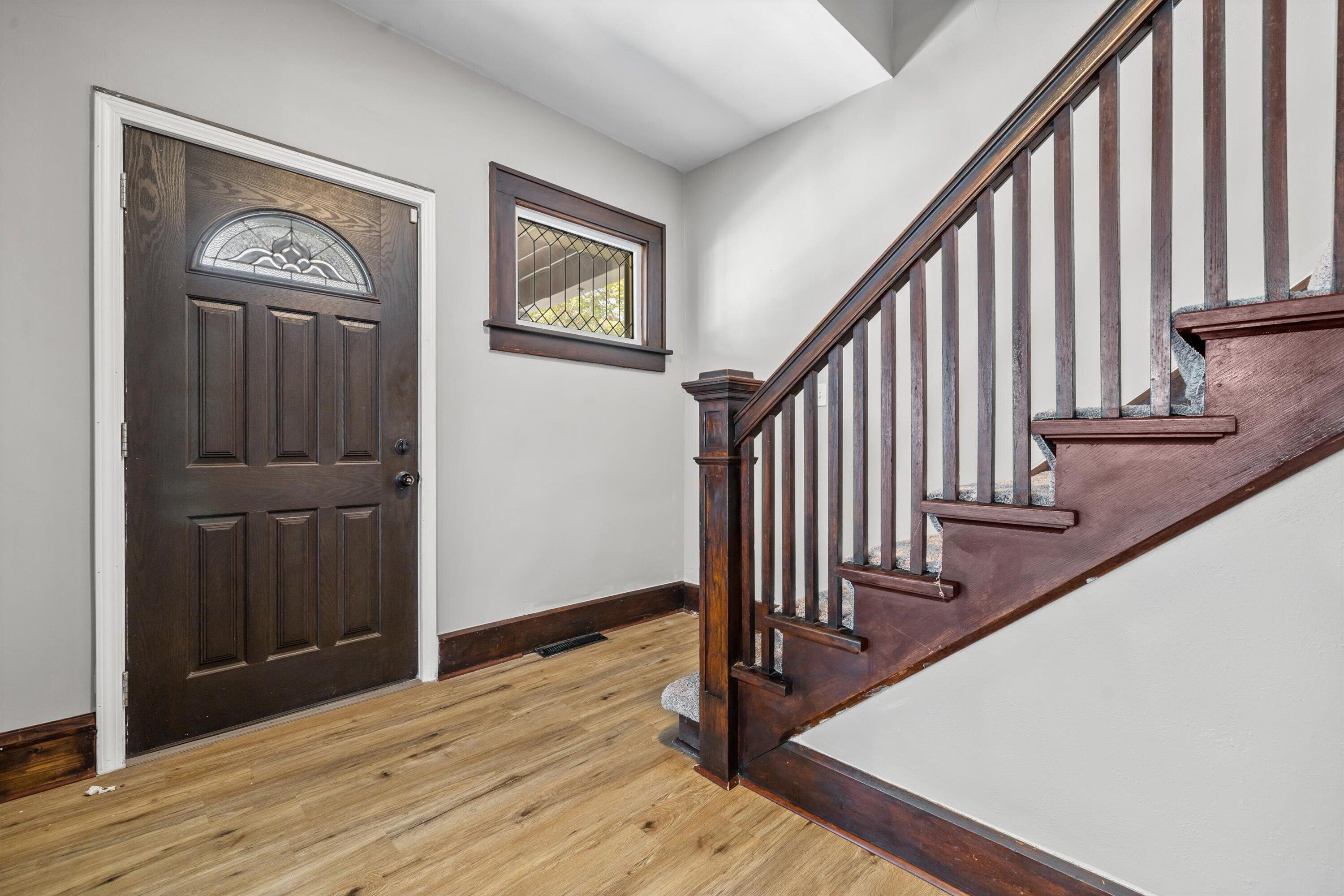 1529 Thurston Avenue Racine, WI 53405 - Photo 5 of 30 21-IMG_0185