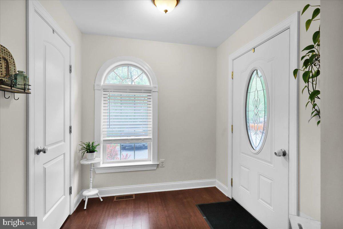 368 Granite Street Lebanon, PA 17042 - Photo 6 of 26 Entry/Foyer Area