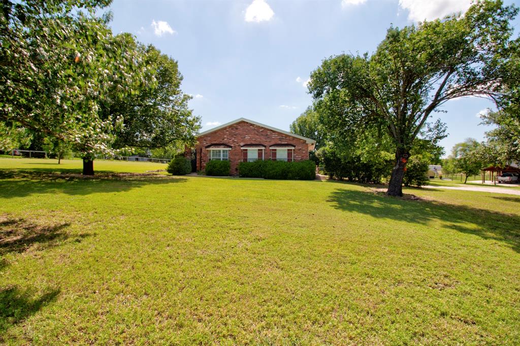 21921 Quail Run Road Sanger, TX 76266 - Photo 11 of 37
