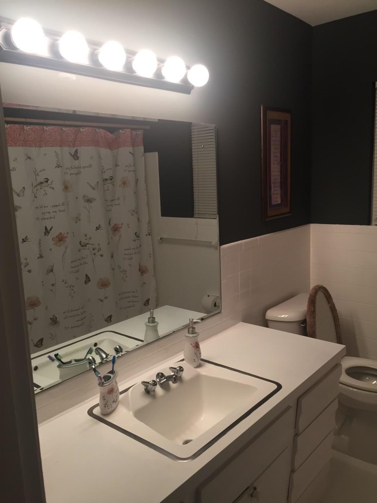 2012 Farnsley Road Louisville, KY 40216 - Photo 10 of 29 FullBath2