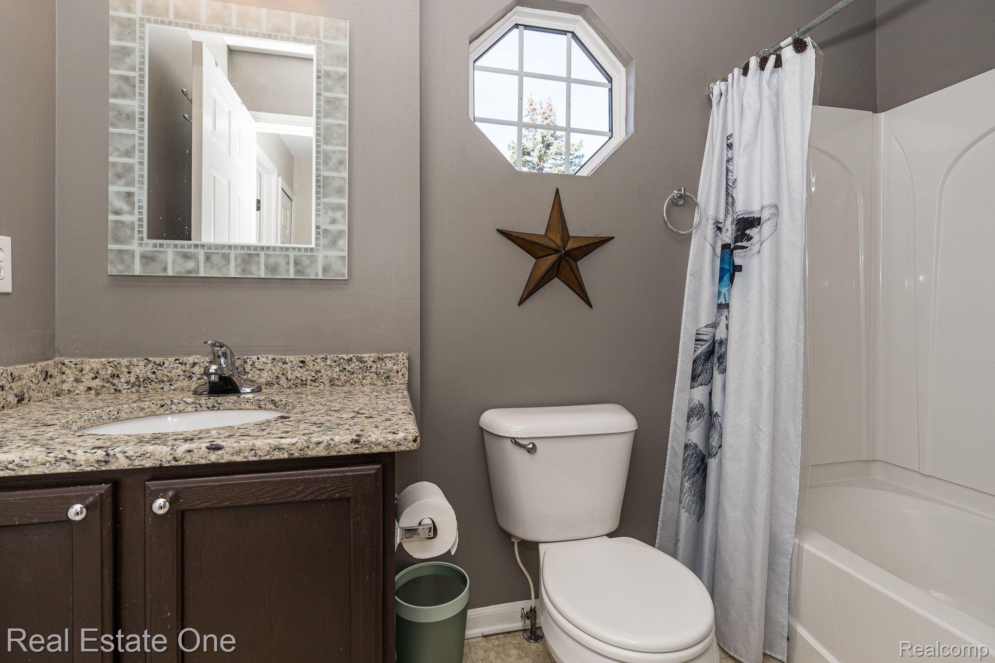 3267 Bathurst Avenue Rochester, MI 48309 - Photo 28 of 37 Gallery Image 28