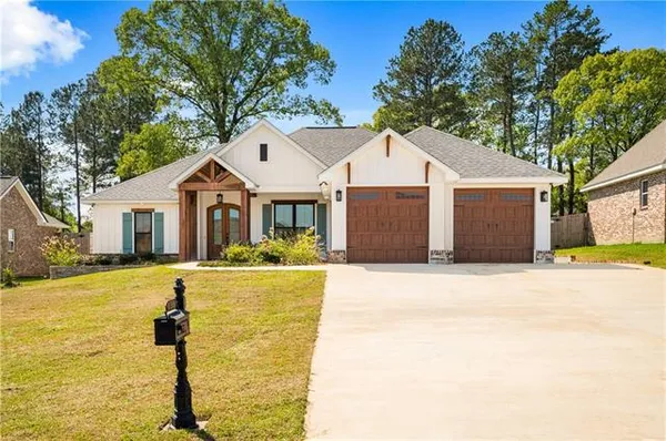 $379,000 | 313 St Landry Drive, Pineville, LA 71360