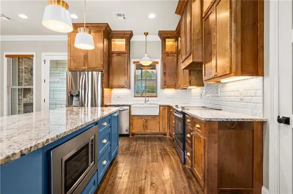 $379,000 | 313 St Landry Drive, Pineville, LA 71360