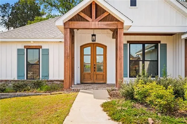 $379,000 | 313 St Landry Drive, Pineville, LA 71360