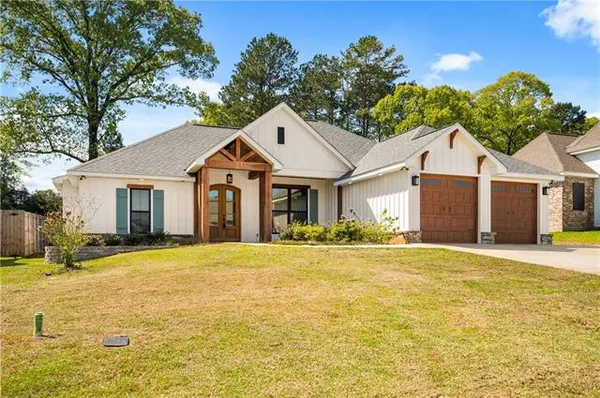 $379,000 | 313 St Landry Drive, Pineville, LA 71360