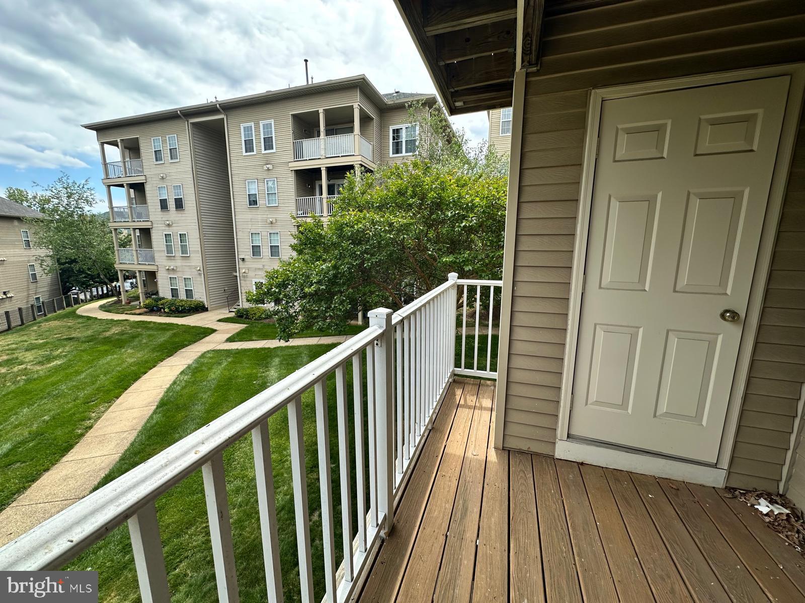 1043 Gardenview Loop, Unit 203 Woodbridge, VA 22191 - Photo 2 of 56