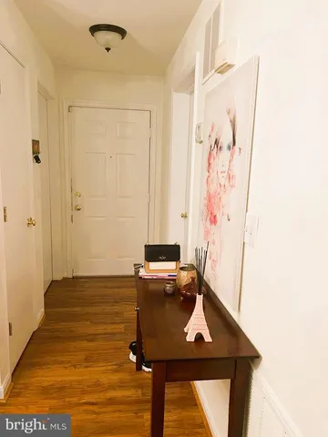 $325,000 | 1043 Gardenview Loop, Unit 203, Woodbridge, VA 22191