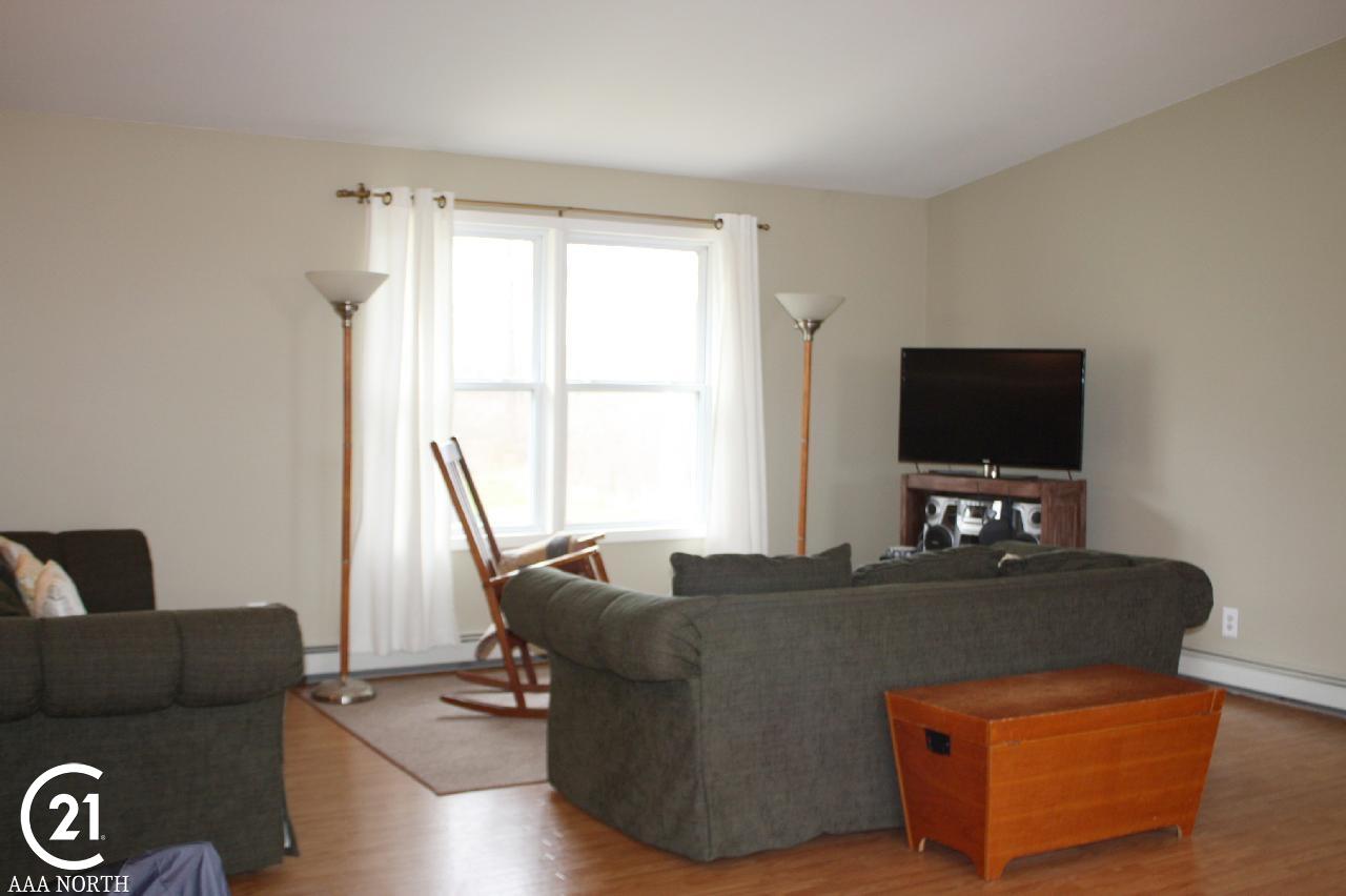 11725 Rynn Road Emmett, MI 48022 - Photo 4 of 33