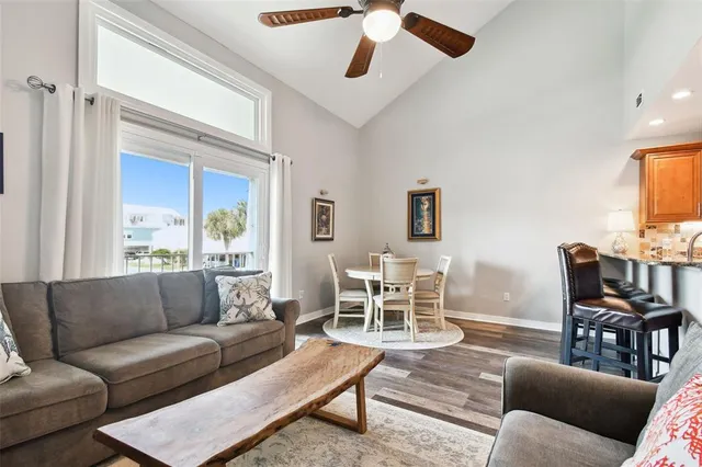 $2,700 | 2659 St Joseph Drive West, Unit 108, Dunedin, FL 34698