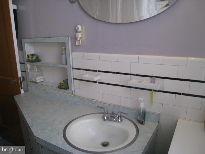 221 Shirley Road Upper Darby, PA 19082 - Photo 15 of 19 Bathroom