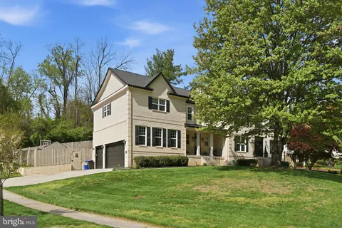 $1,795,000 | 11801 Dinwiddie Drive, Rockville, MD 20852