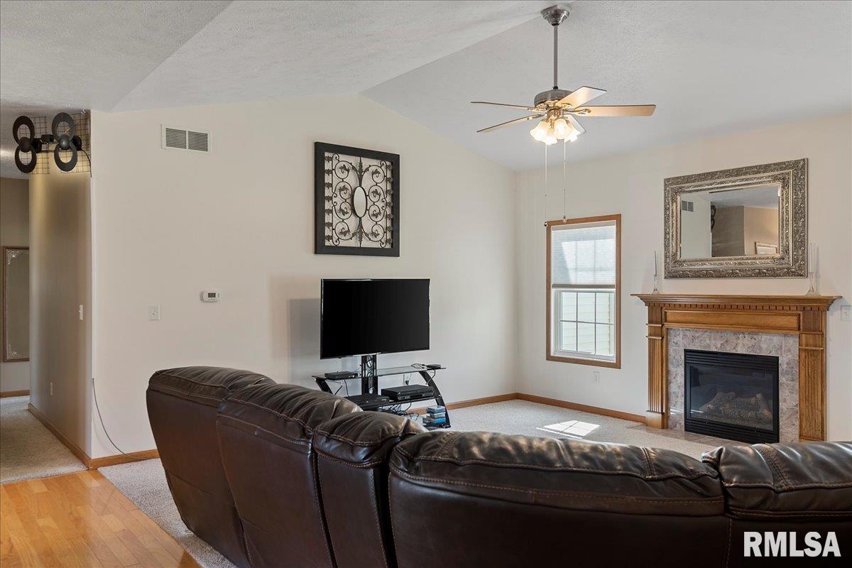 239 Maggie Drive Springfield, IL 62711 - Photo 12 of 62 Gallery Image 12