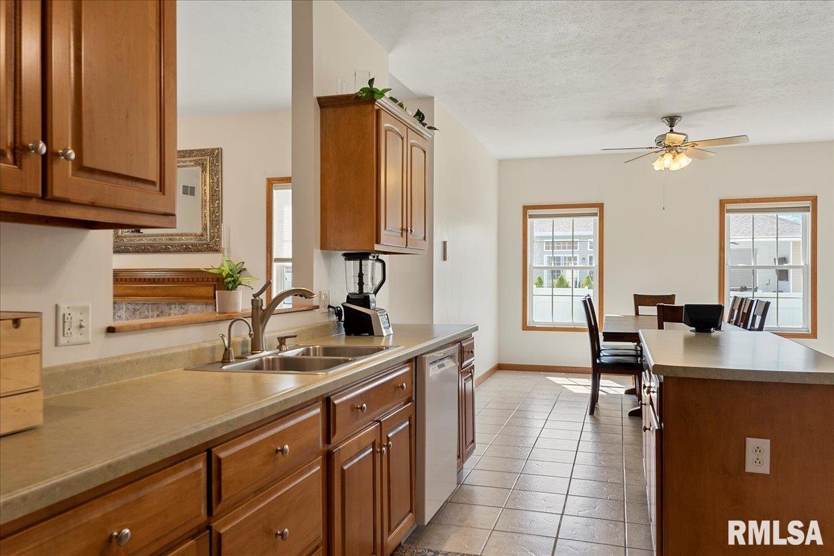 239 Maggie Drive Springfield, IL 62711 - Photo 14 of 62 Gallery Image 14