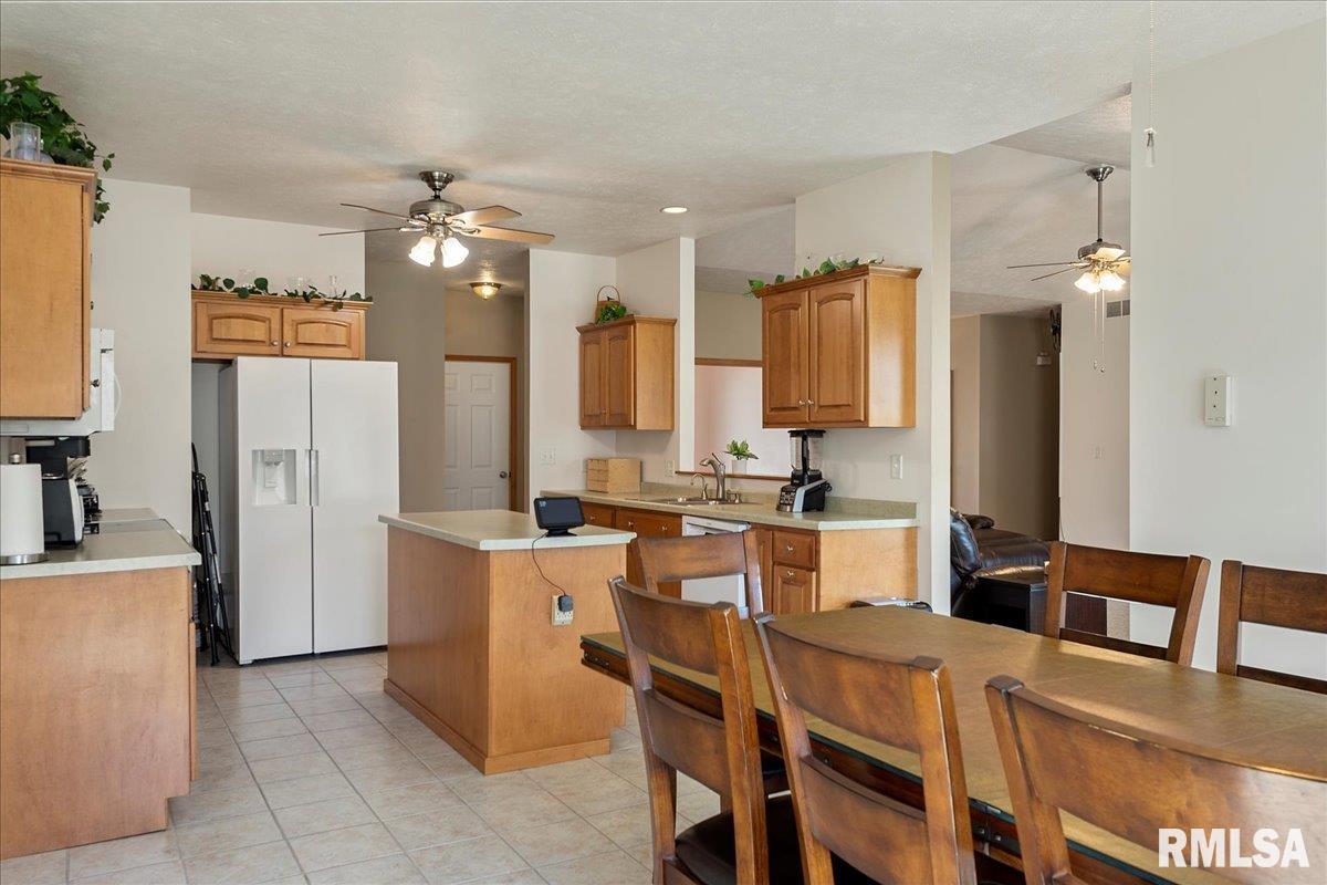 239 Maggie Drive Springfield, IL 62711 - Photo 17 of 62 Gallery Image 17