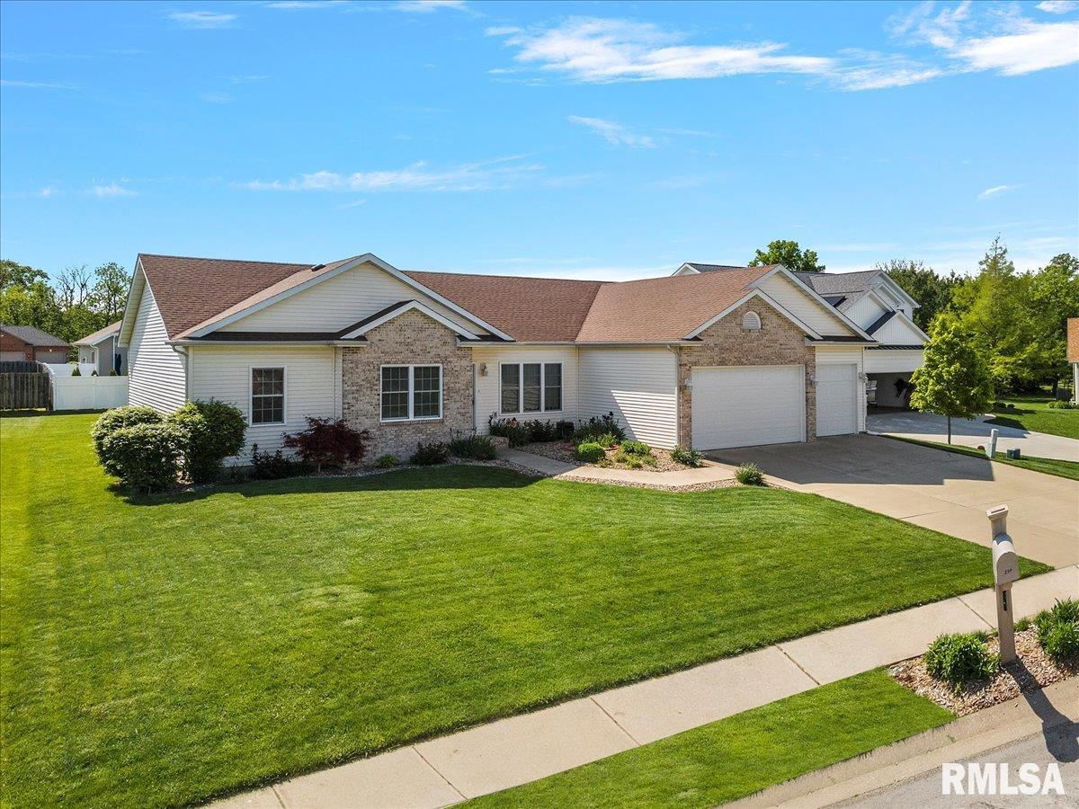239 Maggie Drive Springfield, IL 62711 - Photo 3 of 62 Gallery Image 3