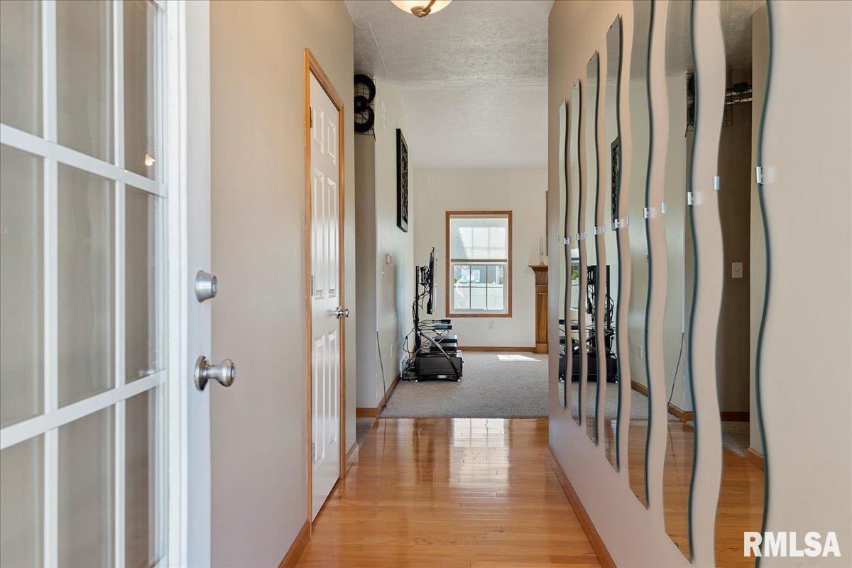 239 Maggie Drive Springfield, IL 62711 - Photo 6 of 62 Gallery Image 6