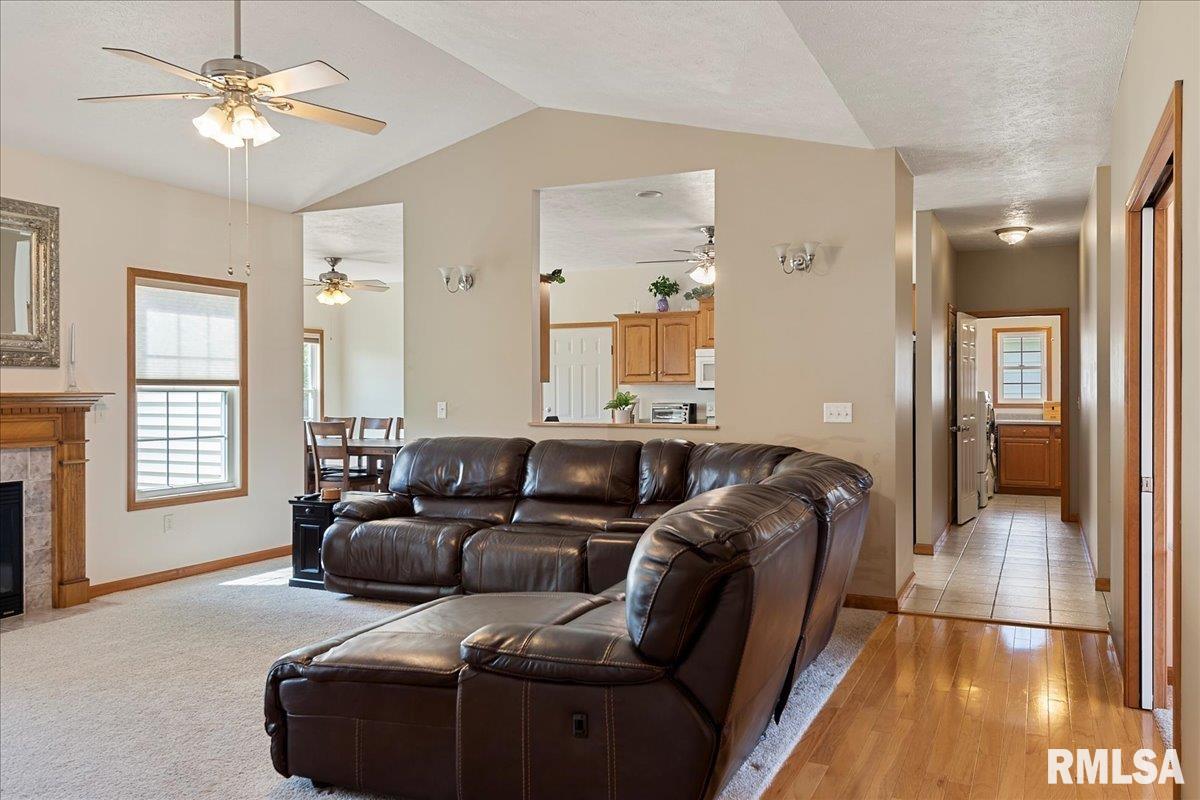239 Maggie Drive Springfield, IL 62711 - Photo 8 of 62 Gallery Image 8