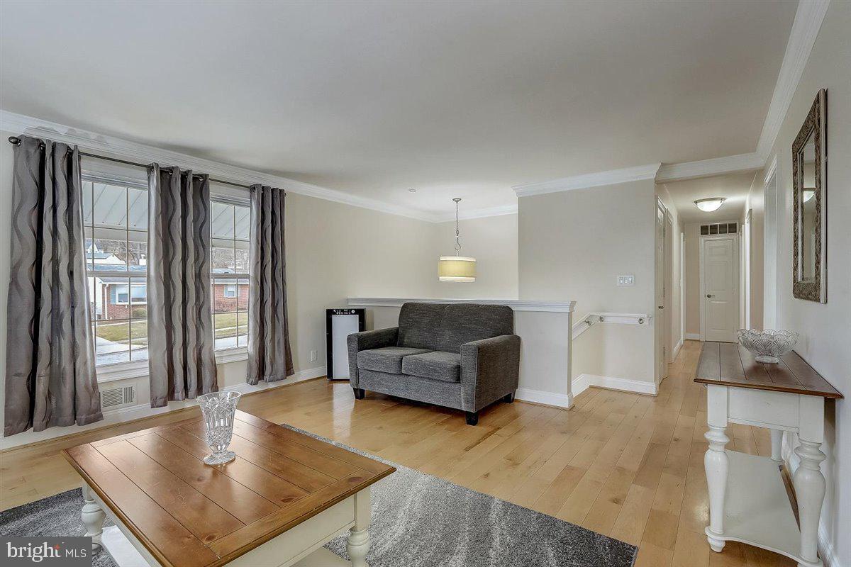 8705 Valleyfield Road Lutherville-Timonium, MD 21093 - Photo 10 of 48 Beautiful Flooring