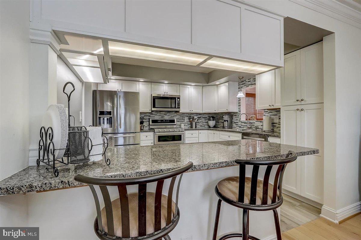 8705 Valleyfield Road Lutherville-Timonium, MD 21093 - Photo 14 of 48 Breakfast Bar