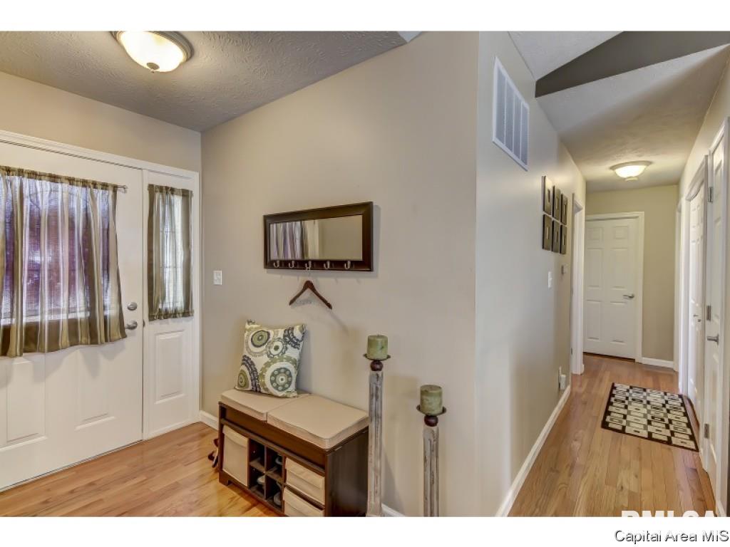 3708 Kerry Boulevard Springfield, IL 62712 - Photo 8 of 35 Gallery Image 8