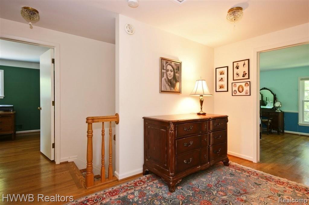 583 Overbrook Road Bloomfield Hills, MI 48302 - Photo 11 of 22 Open landing with Hardwood floor