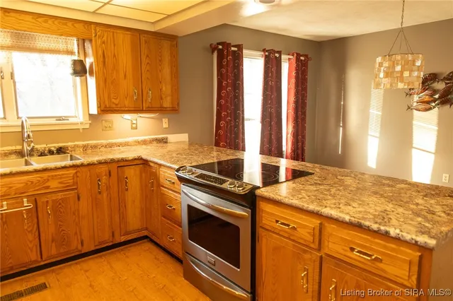 $254,900 | 1002 West Main Street, Madison, IN 47250