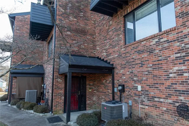 $254,900 | 1002 West Main Street, Madison, IN 47250