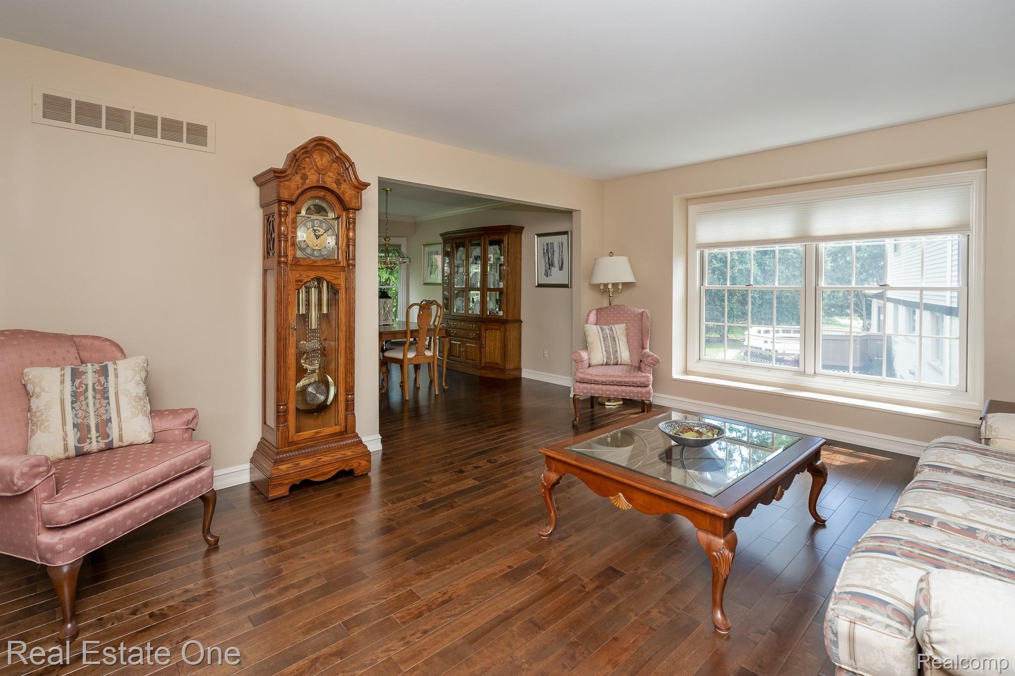 1362 Oakrock Lane Rochester, MI 48309 - Photo 6 of 31 Spacious Living Room features stunning Hardwood Floors.jpg