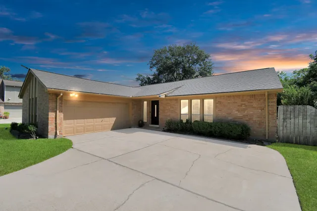 $289,000 | 11506 Barwood Bend Drive, Houston, TX 77065