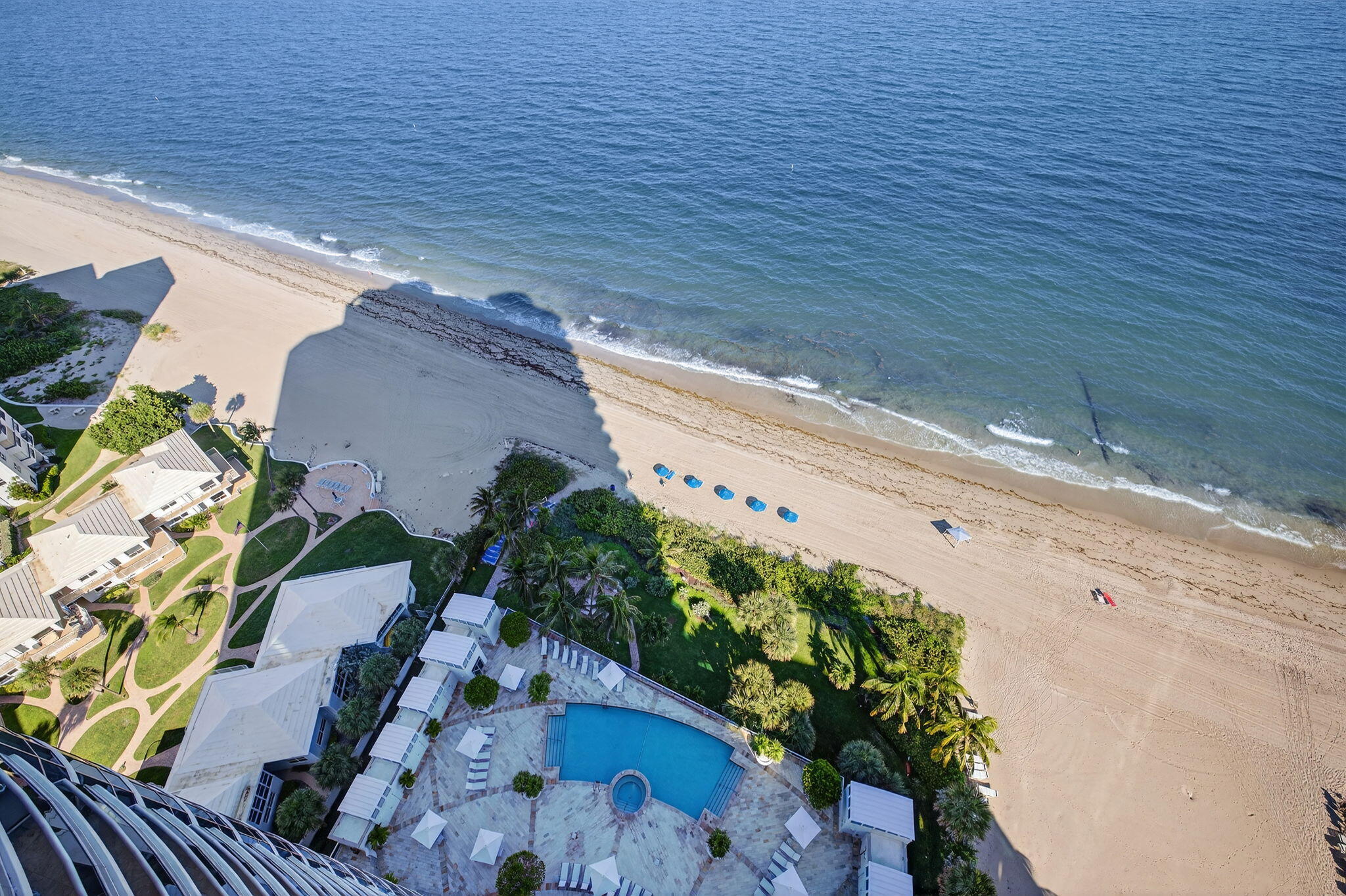 1600 South Ocean Boulevard, Unit MPH02 Lauderdale-by-the-Sea, FL 33062 - Photo 63 of 71 View to Pool & Beach Service