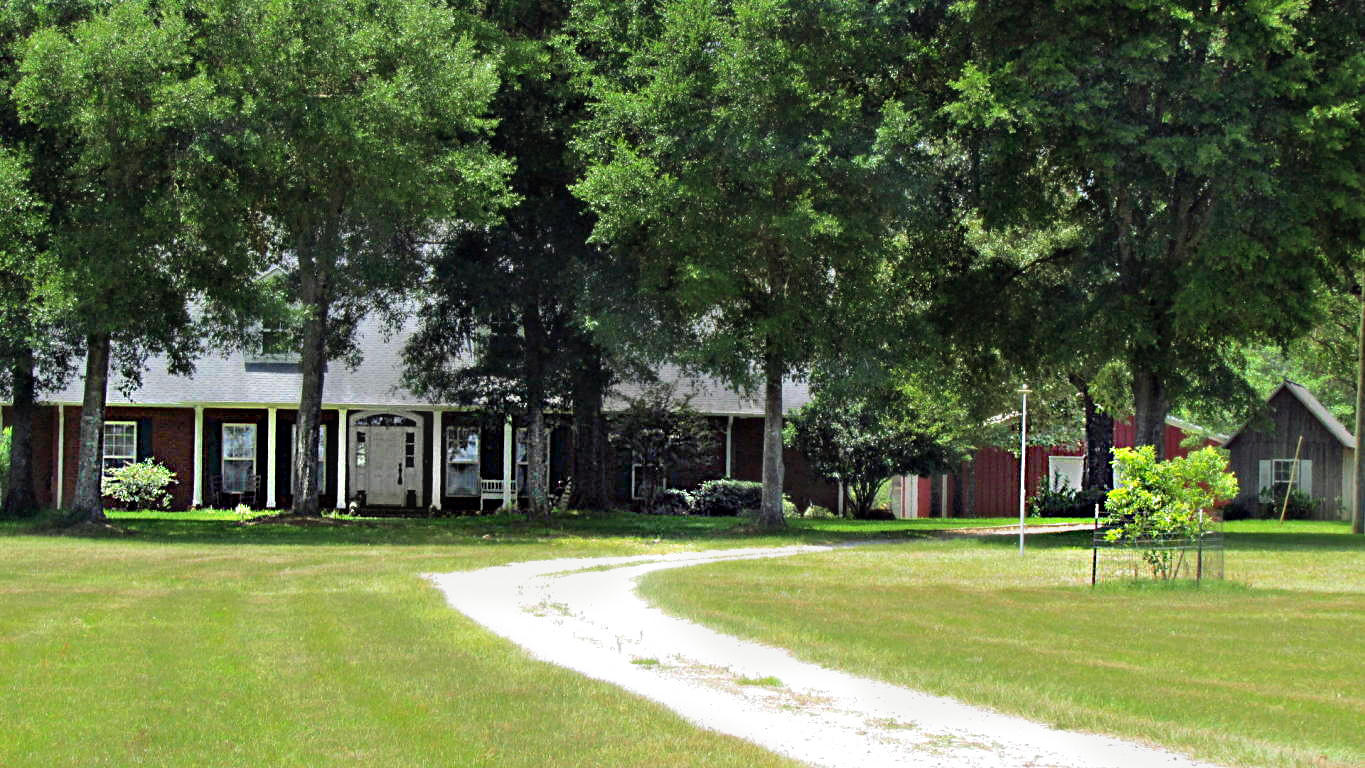 489 Jimmy Lewis Road Milton, FL 32570 - Photo 1 of 36 Gallery Image 1