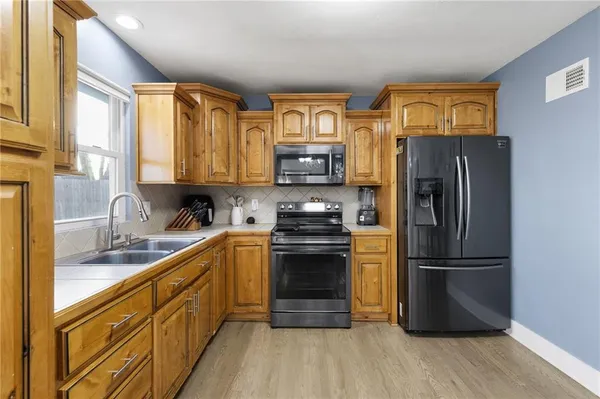 $275,000 | 7901 Ella Avenue, Kansas City, KS 66112