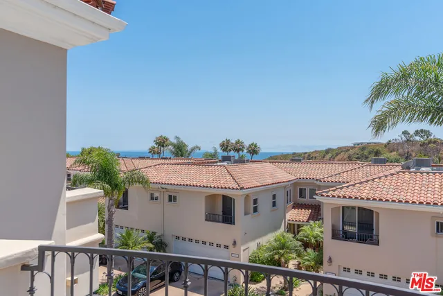 $2,295,000 | 23963 De Ville Way, Malibu, CA 90265