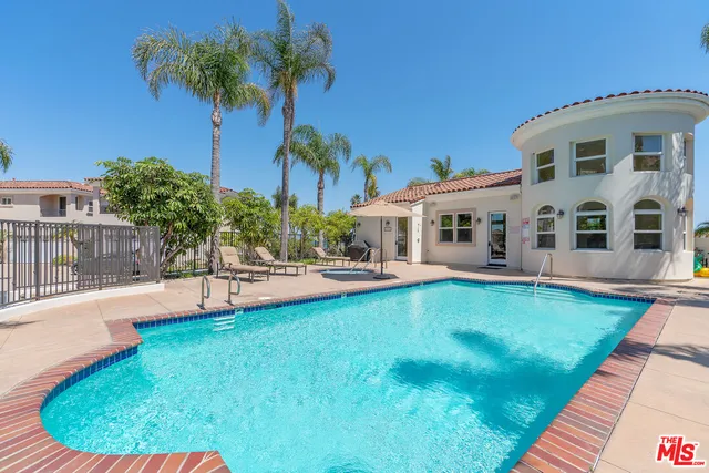 $2,295,000 | 23963 De Ville Way, Malibu, CA 90265