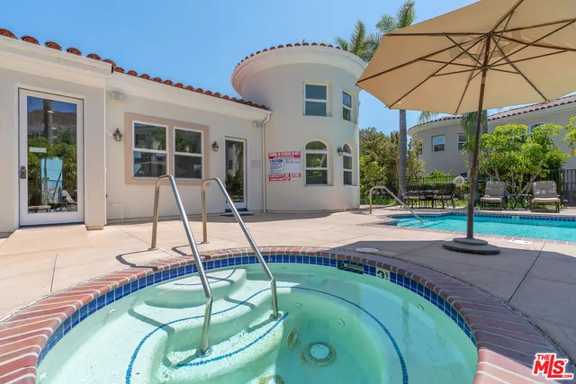 $2,295,000 | 23963 De Ville Way, Malibu, CA 90265